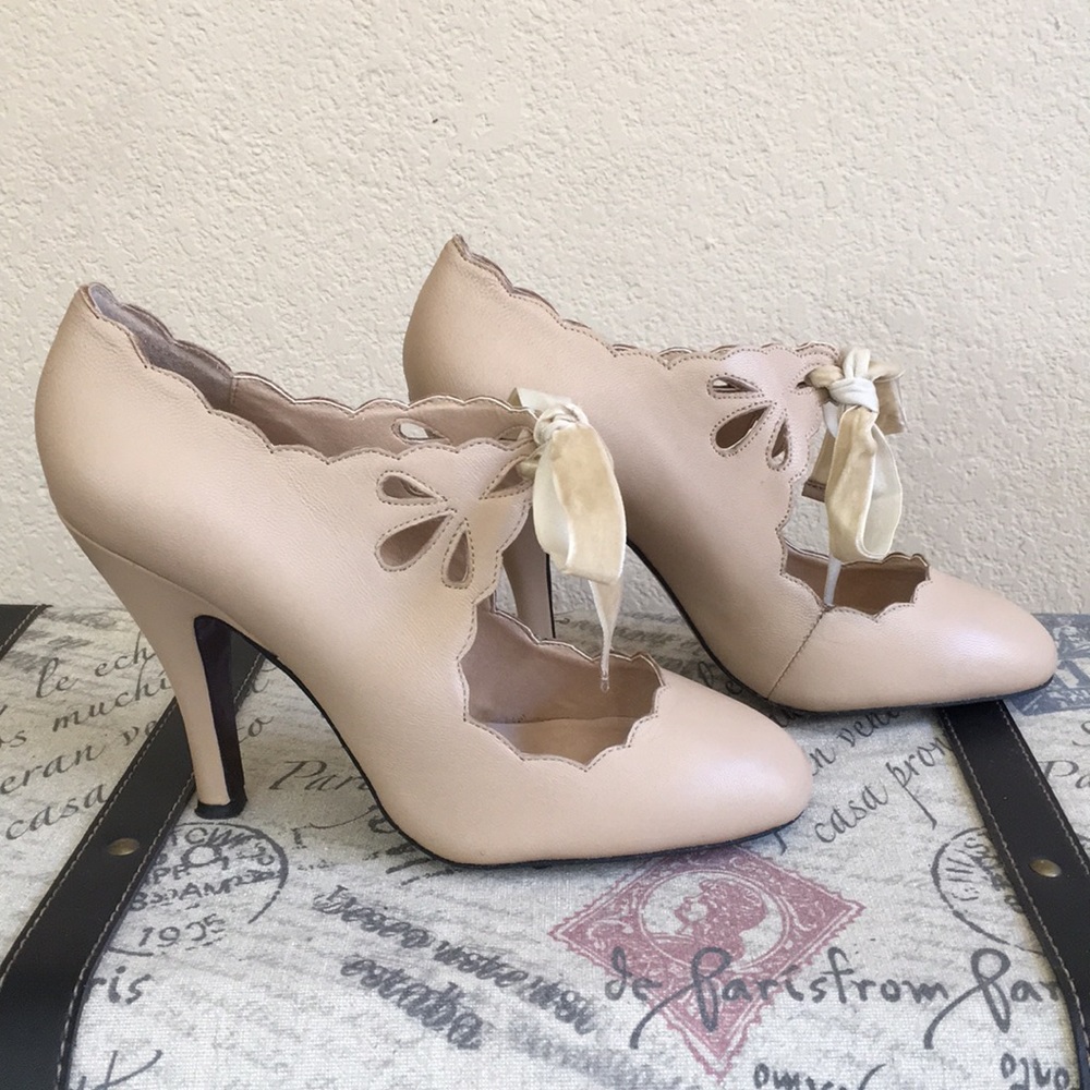 Mojo Moxy Vintage-Style Pumps